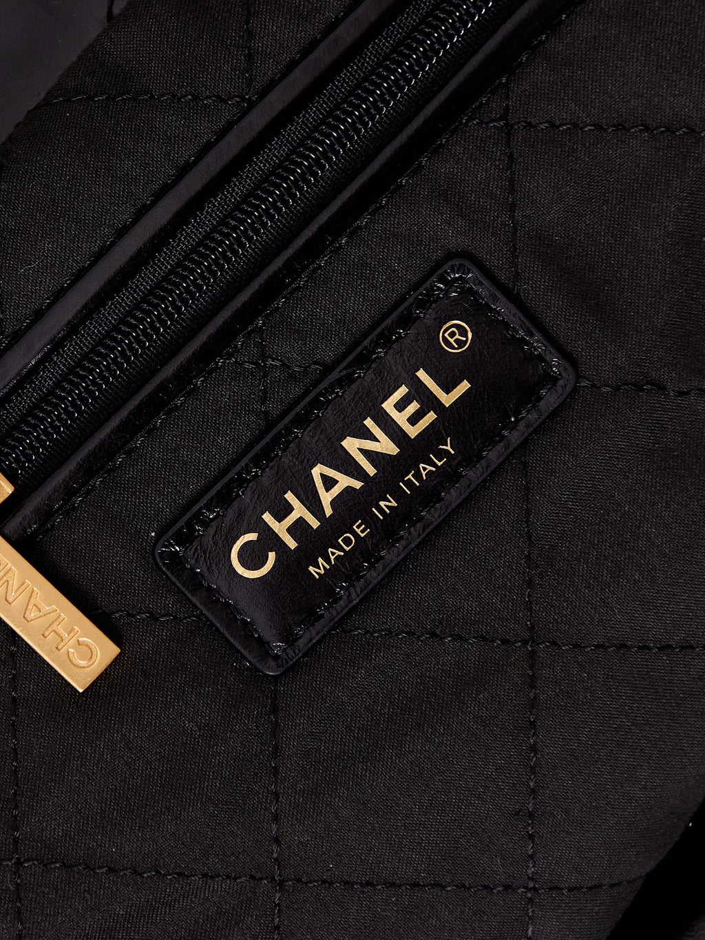 Chanel 22 Bag Black Calfskin Large Gold Hardware
