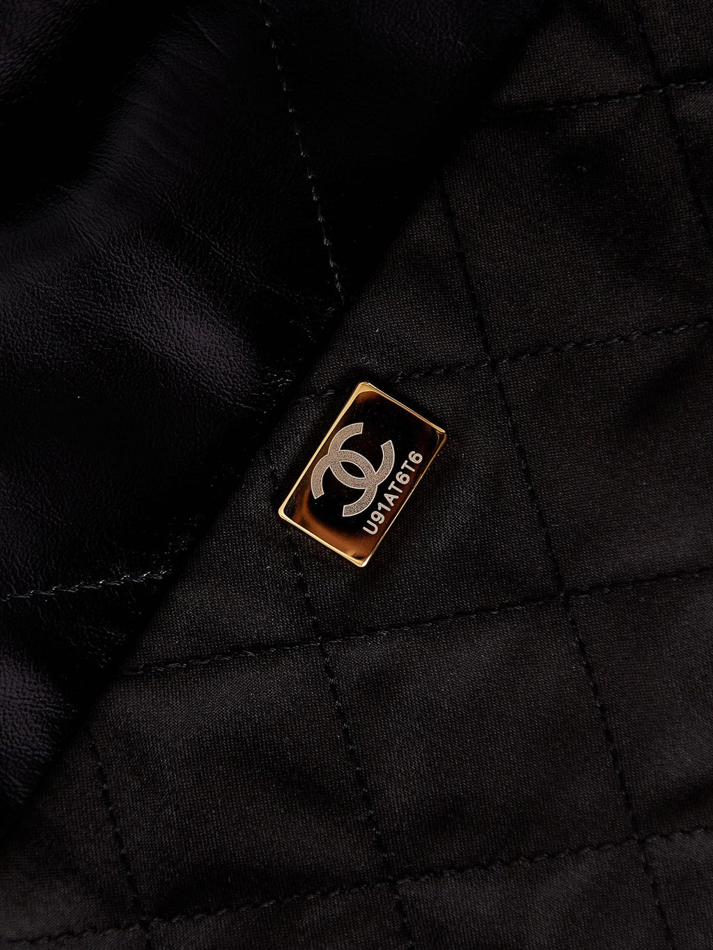 Chanel 22 Bag Black Calfskin Large Gold Hardware